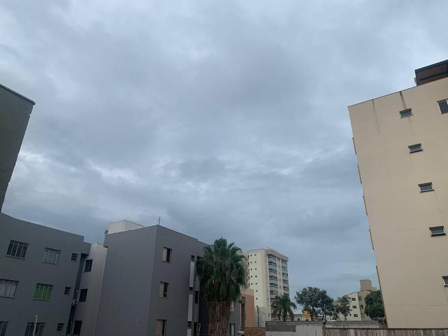 Apartamento Inteiro No Bairro Santa Monica Uberlândia Exteriör bild